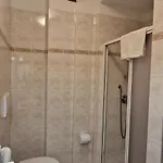 Hotel Roy 3*