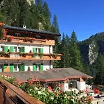 Roy Hotel 3*