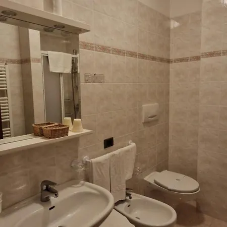 Roy Hotel 3*
