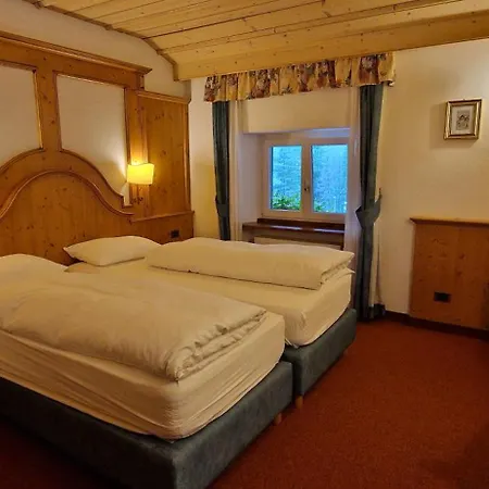 Roy Hotel Malga Ciapela