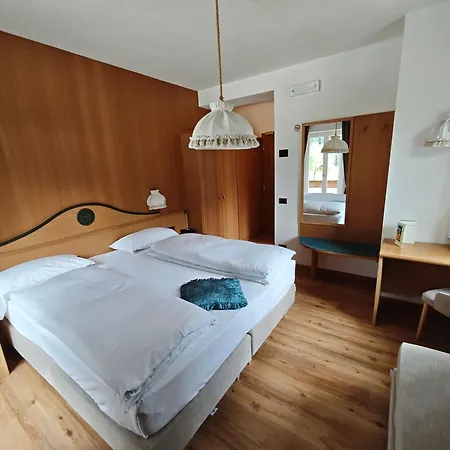 Hotell Roy 3*
