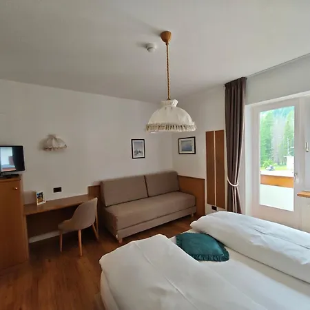 Roy Hotell 3*
