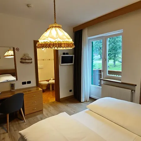 Otel Roy Malga Ciapela