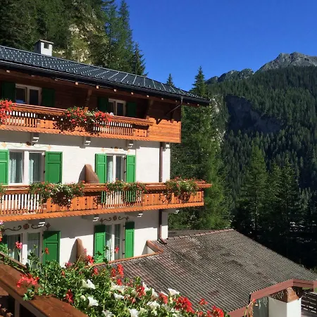 Roy 3* Malga Ciapela